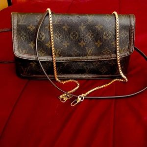 ON HOLD Authentic Louis Vuitton Crossbody/Handbag